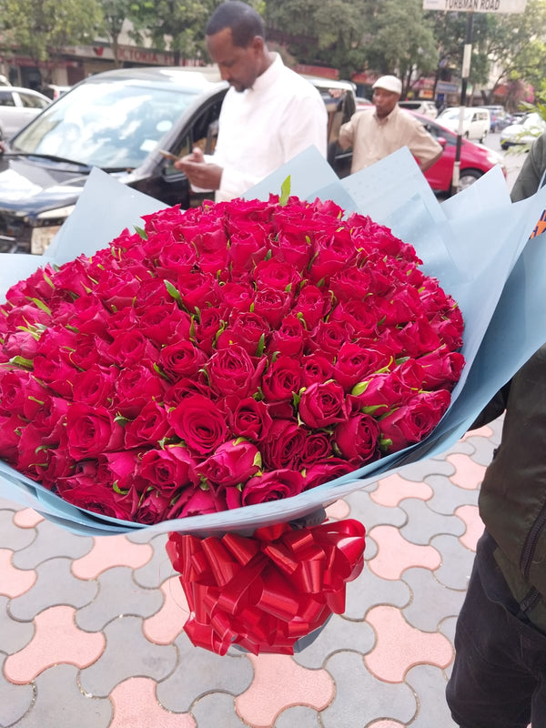 150 RED ROSES