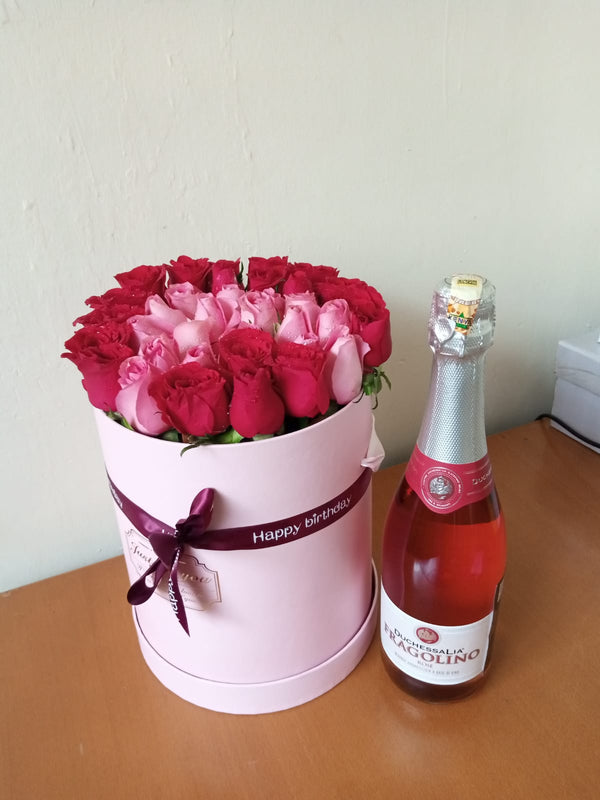 ROSES  BOX & FRAGOLINO WINE