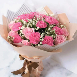 CARNATIONS & ROSES