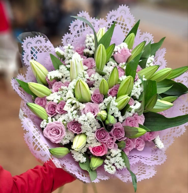 LILIES BOUQUET