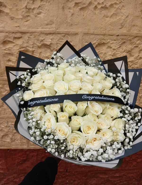 60 WHITE ROSES