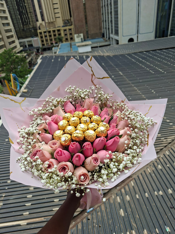 FERRERO CHOCOLATES & PINK ROSES